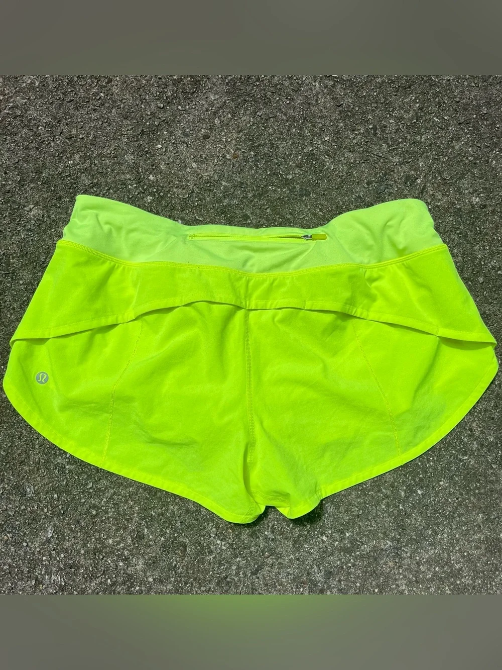 Lululemon speed up shorts low rise 2.5” inseam women’s 10